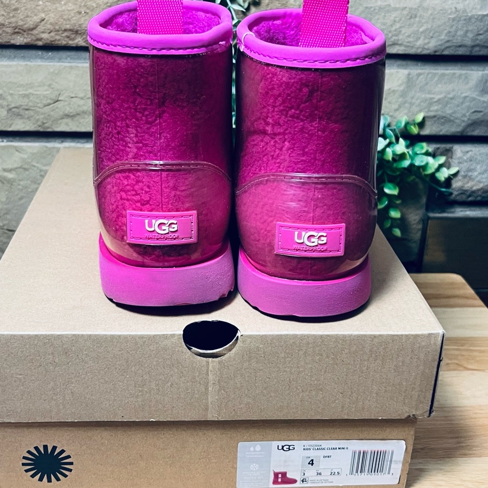 UGG Classic Clear Boots SZ-4 GUC - Picture 7 of 9